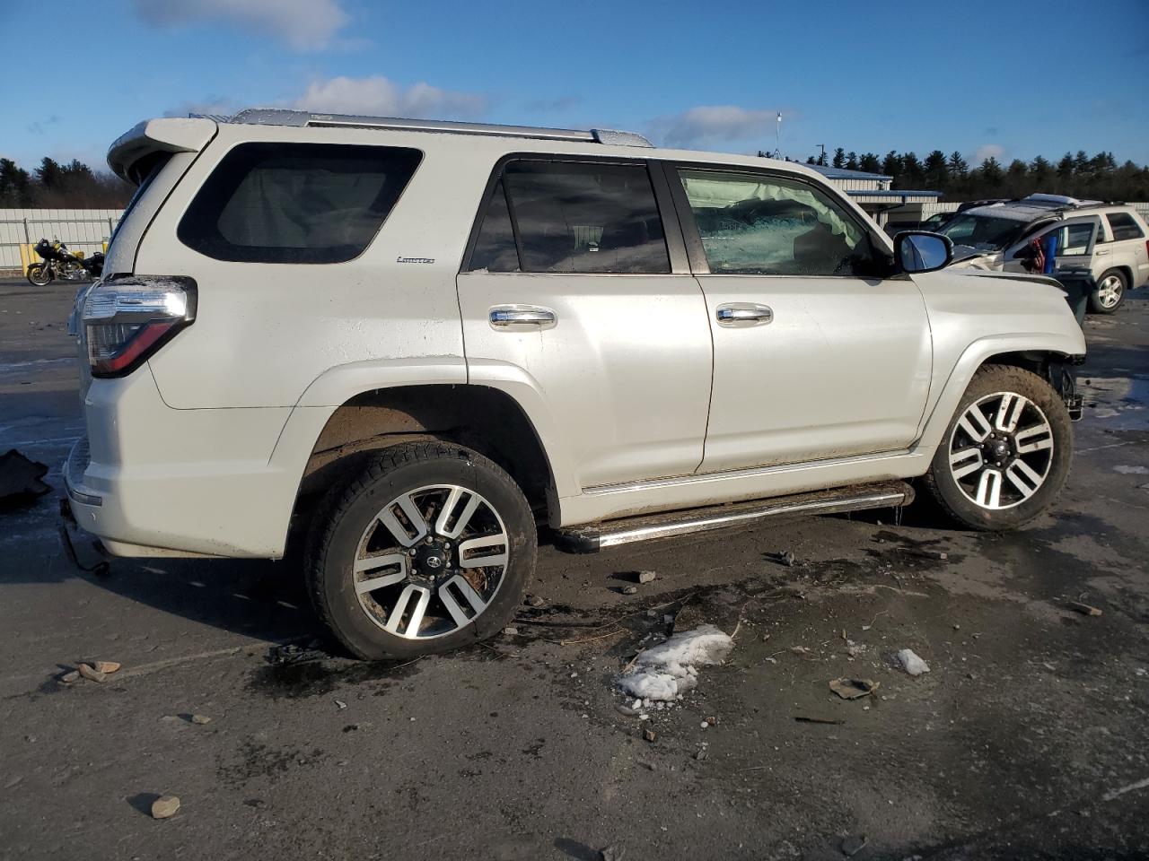 VIN JTEBU5JR4F5270668 2015 TOYOTA 4RUNNER no.3