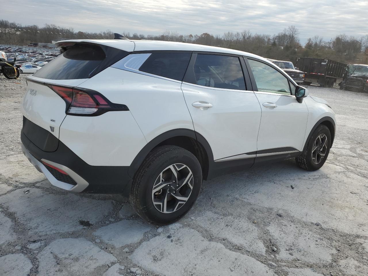 2023 Kia Sportage - Image 3