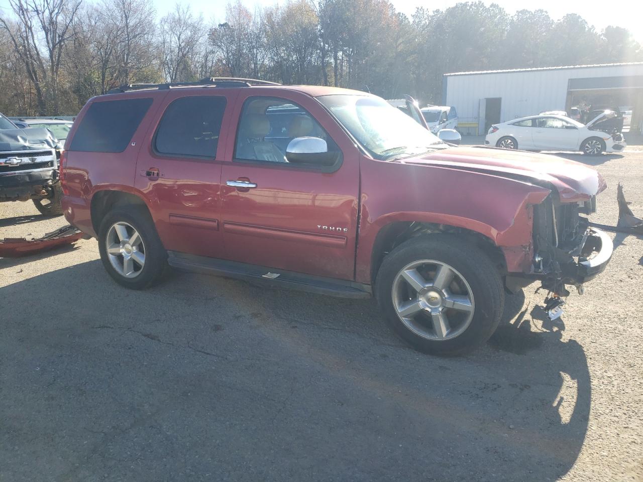 VIN 1GNSCBE06ER208902 2014 CHEVROLET TAHOE no.4