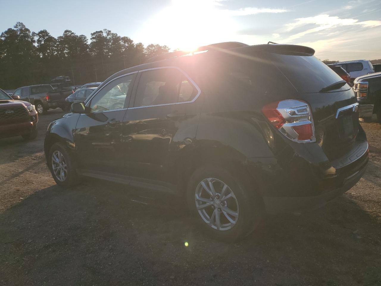 2016 Chevrolet Equinox - Image 2