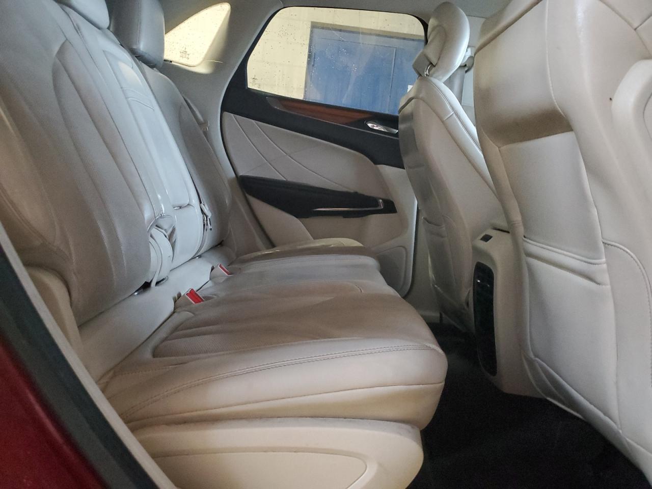 2015 Lincoln MKZ - Image 11