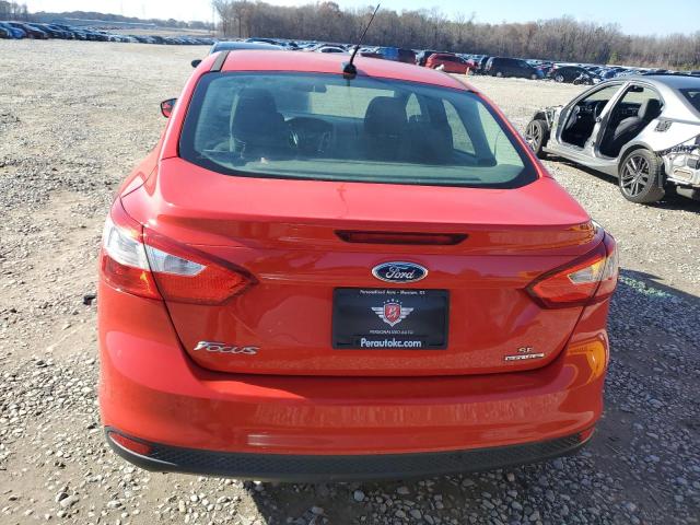 Sedans FORD FOCUS 2014 Czerwony