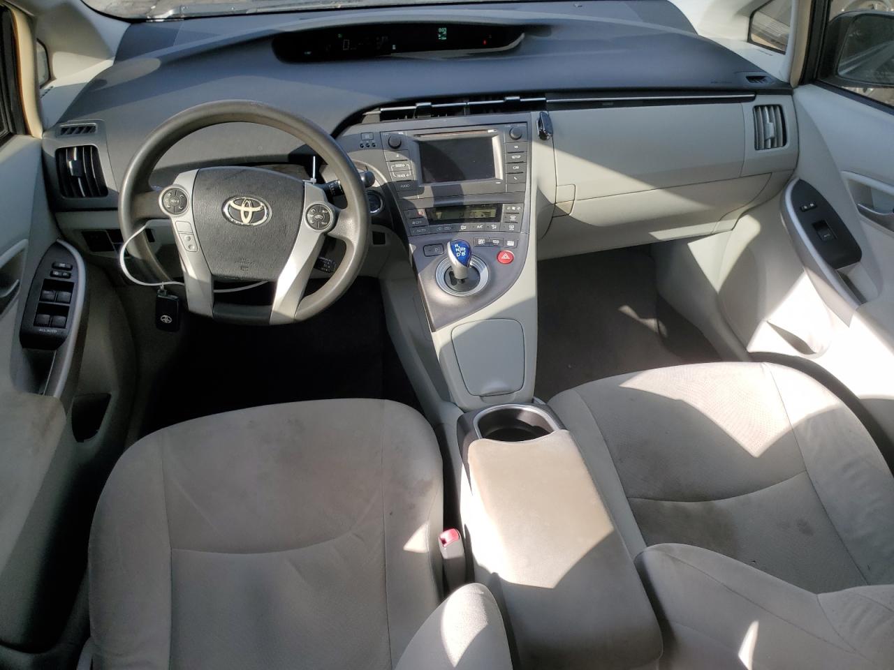2012 Toyota Prius - Image 8