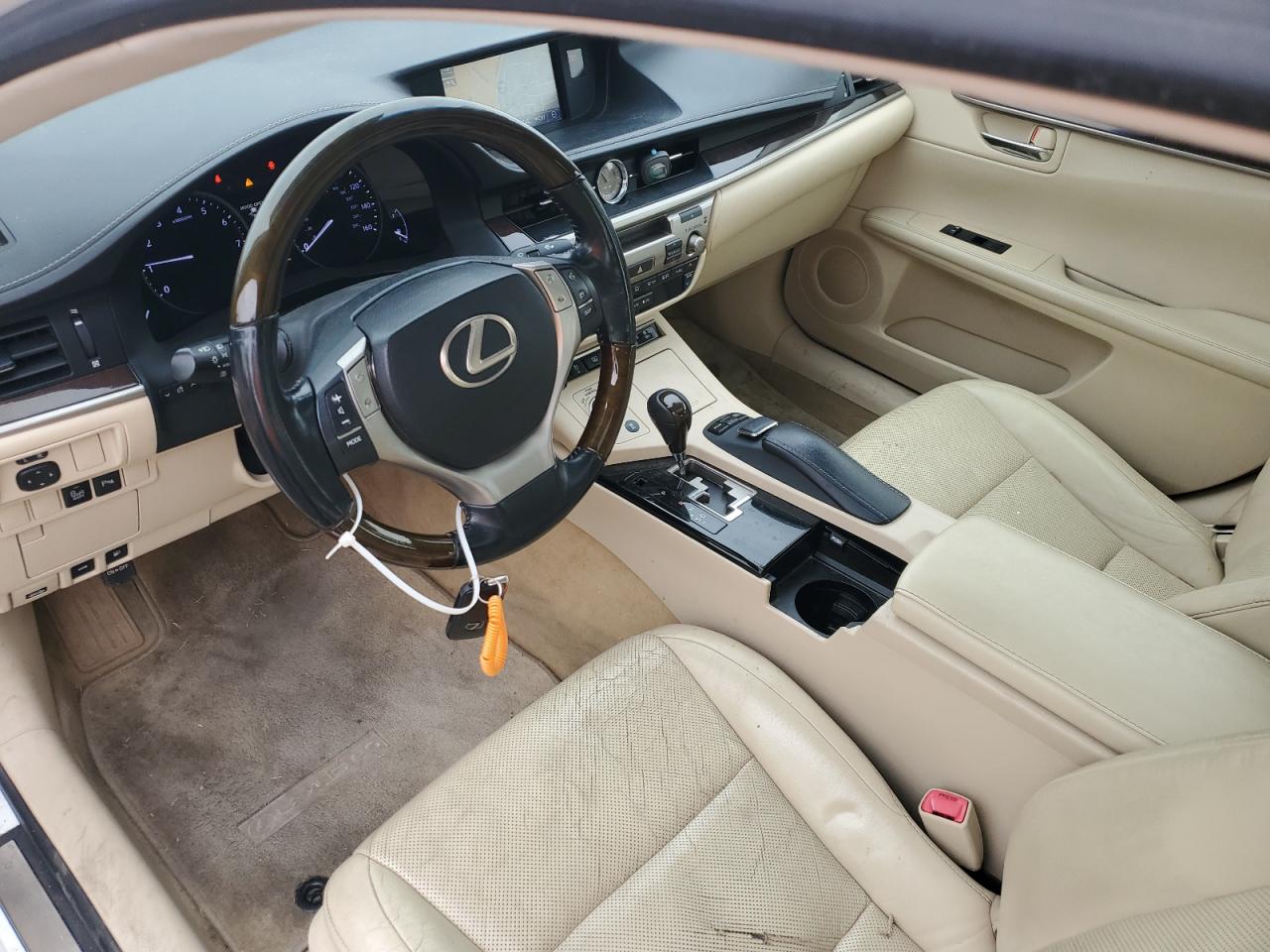 2013 Lexus ES - Image 8