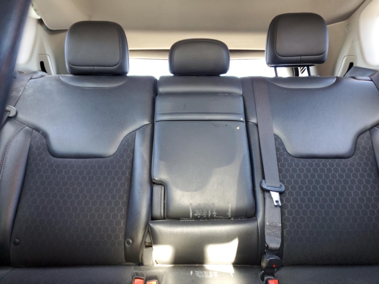 2018 Jeep Compass - Image 10