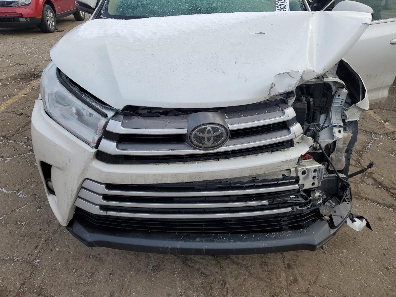 2018 Toyota Highlander - Image 12