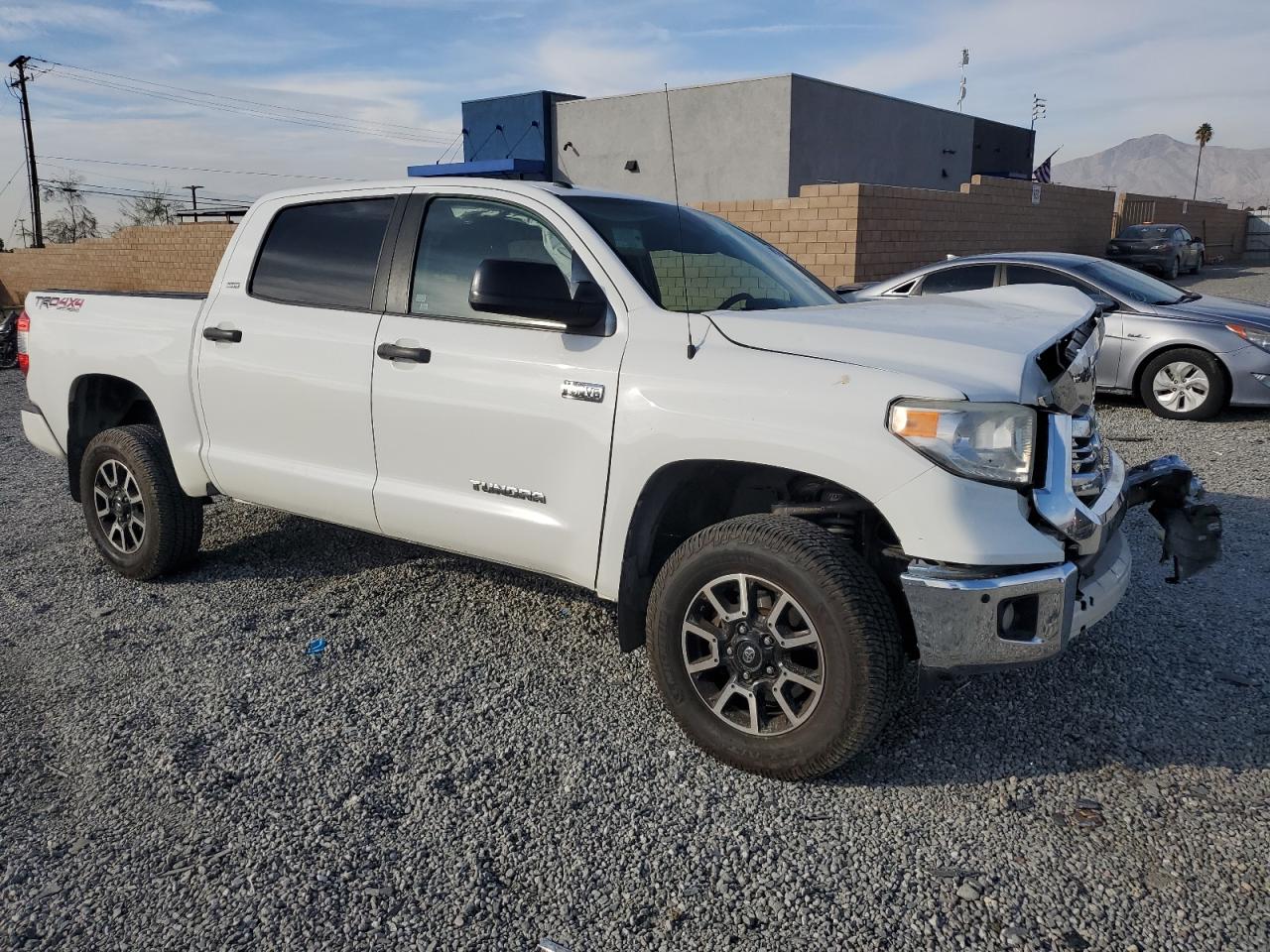 VIN 5TFDY5F10GX515749 2016 TOYOTA TUNDRA no.4