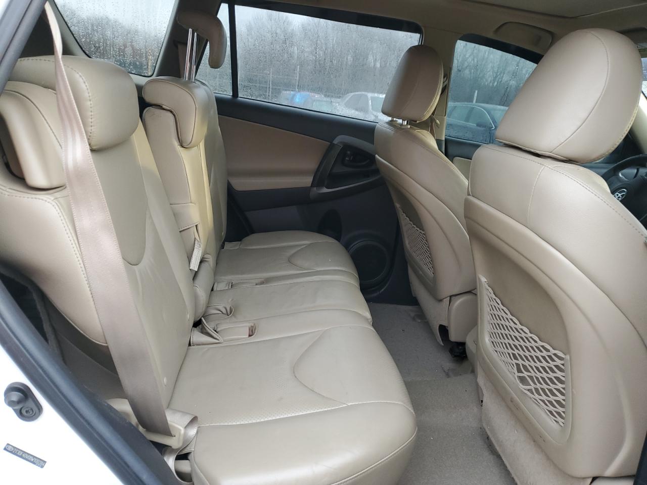 2011 Toyota RAV 4 - Image 11
