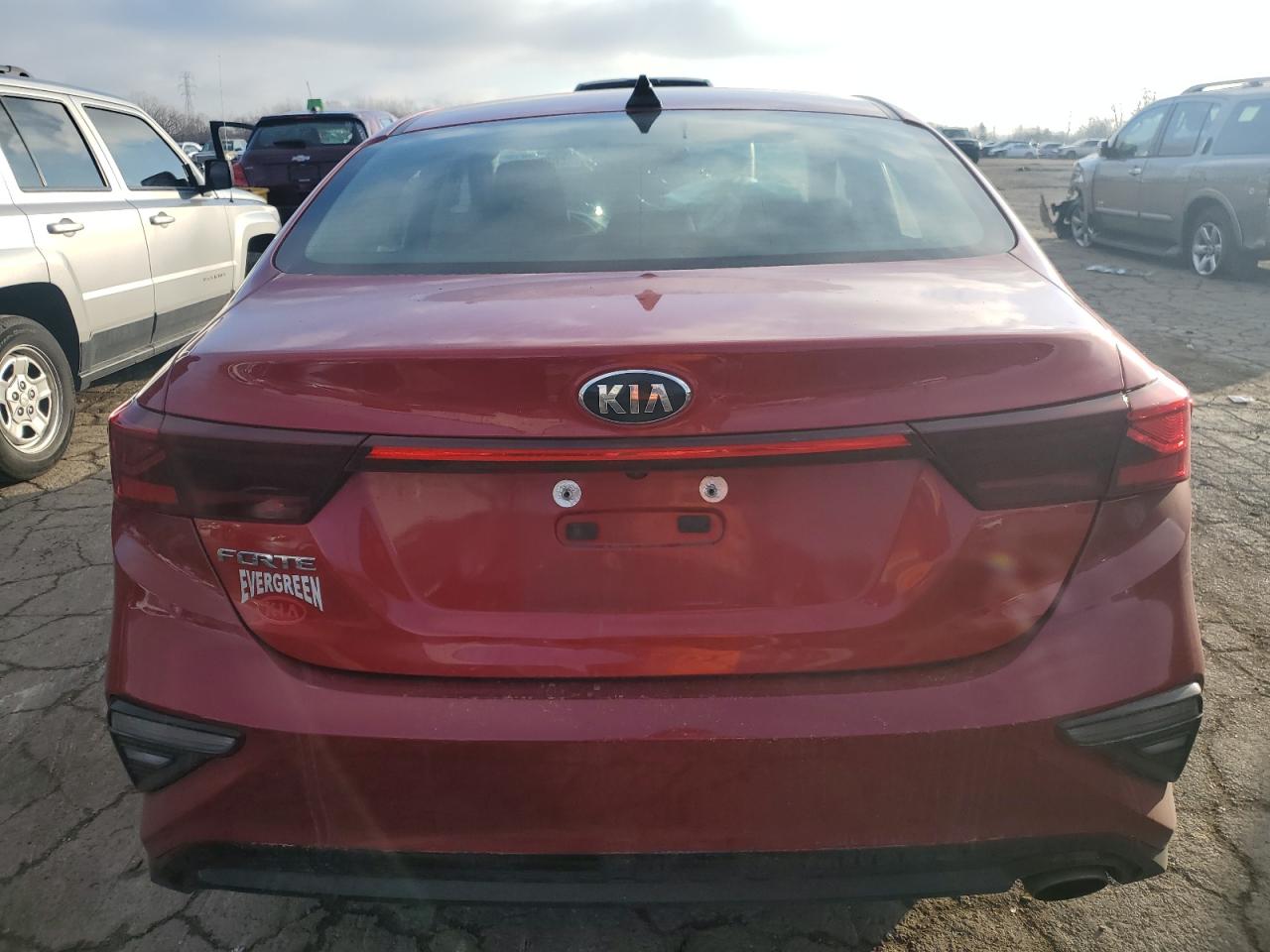 VIN 3KPF24AD5ME346975 2021 KIA FORTE no.6