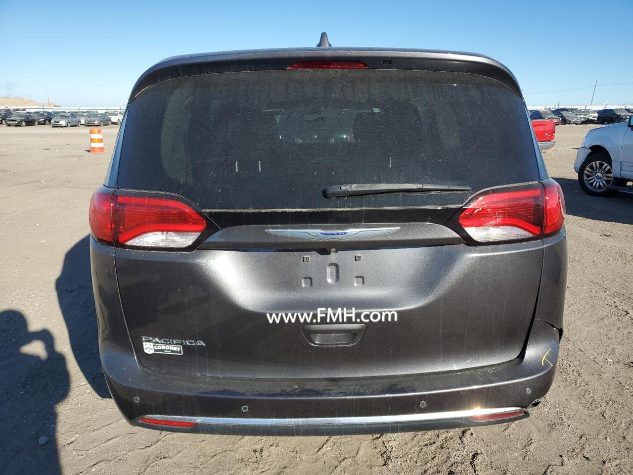 2019 Chrysler Pacifica - Image 6