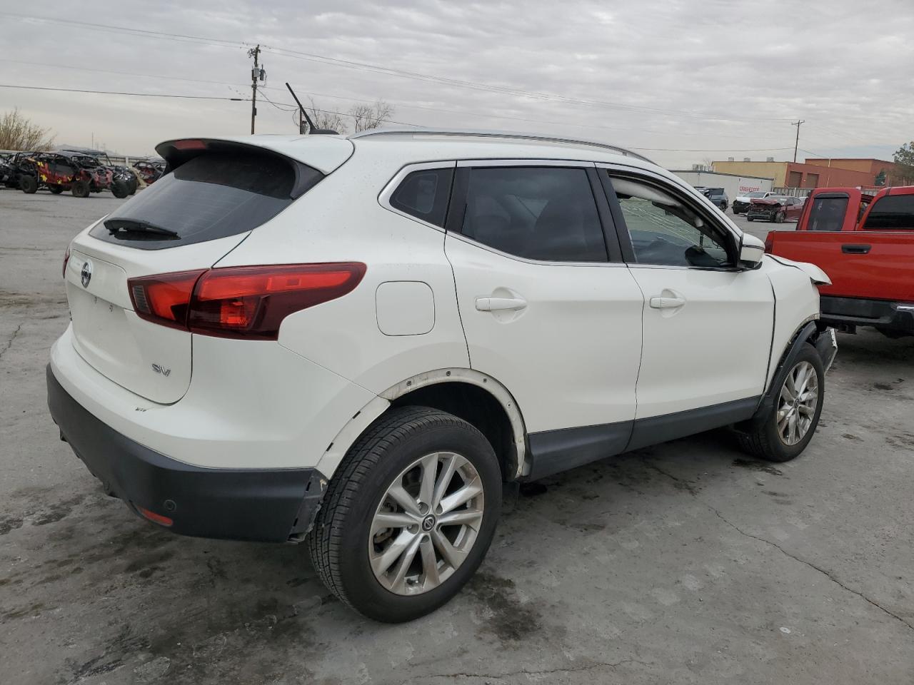 2019 Nissan Rogue - Image 3