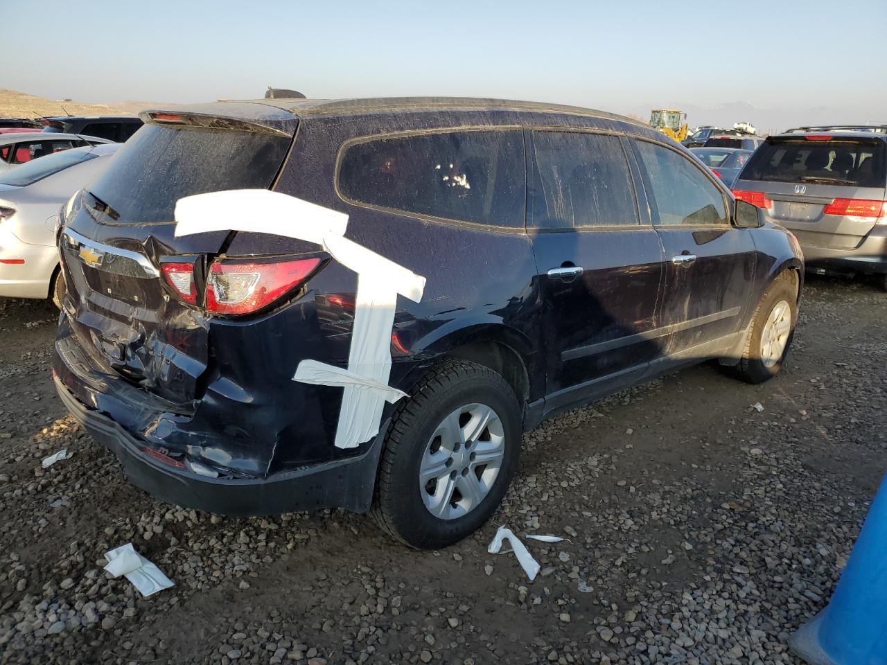 VIN 1GNKRFED8HJ178670 2017 CHEVROLET TRAVERSE no.3