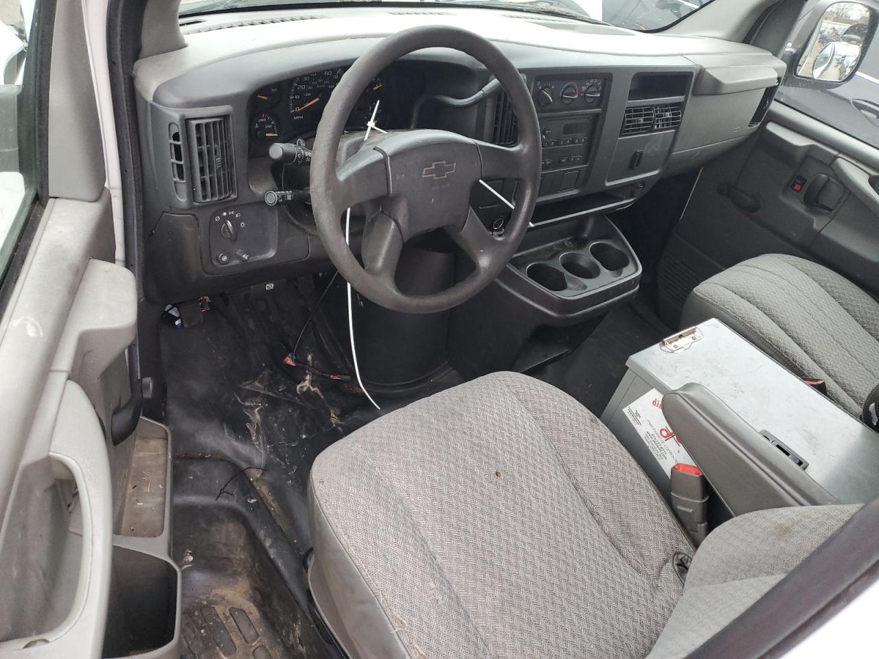 2006 Chevrolet Express G2500 VIN: 1GCGG25V661184745 Lot: 85520854