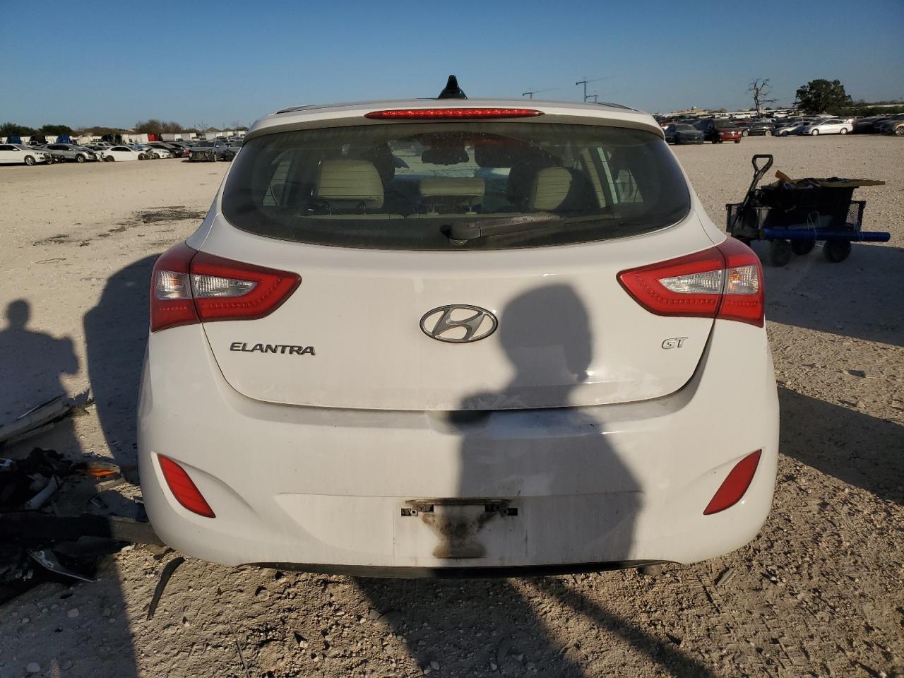 VIN KMHD35LH3GU303814 2016 HYUNDAI ELANTRA no.6