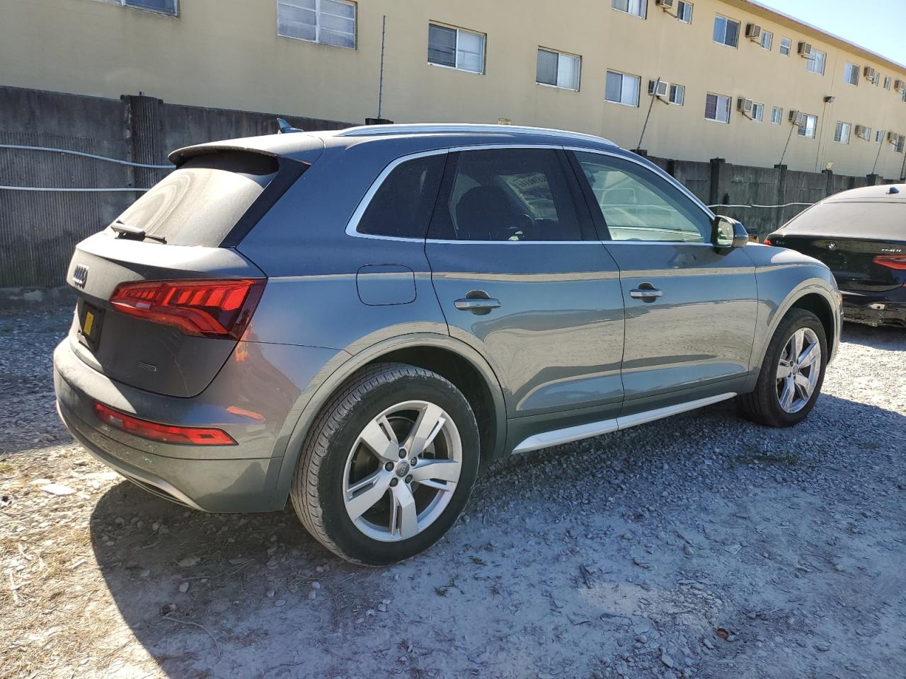 VIN WA1ANAFY8K2034066 2019 AUDI Q5 no.3