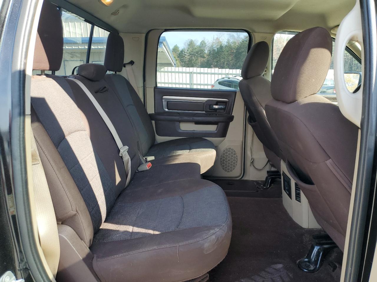 2015 RAM 1500 - Image 10