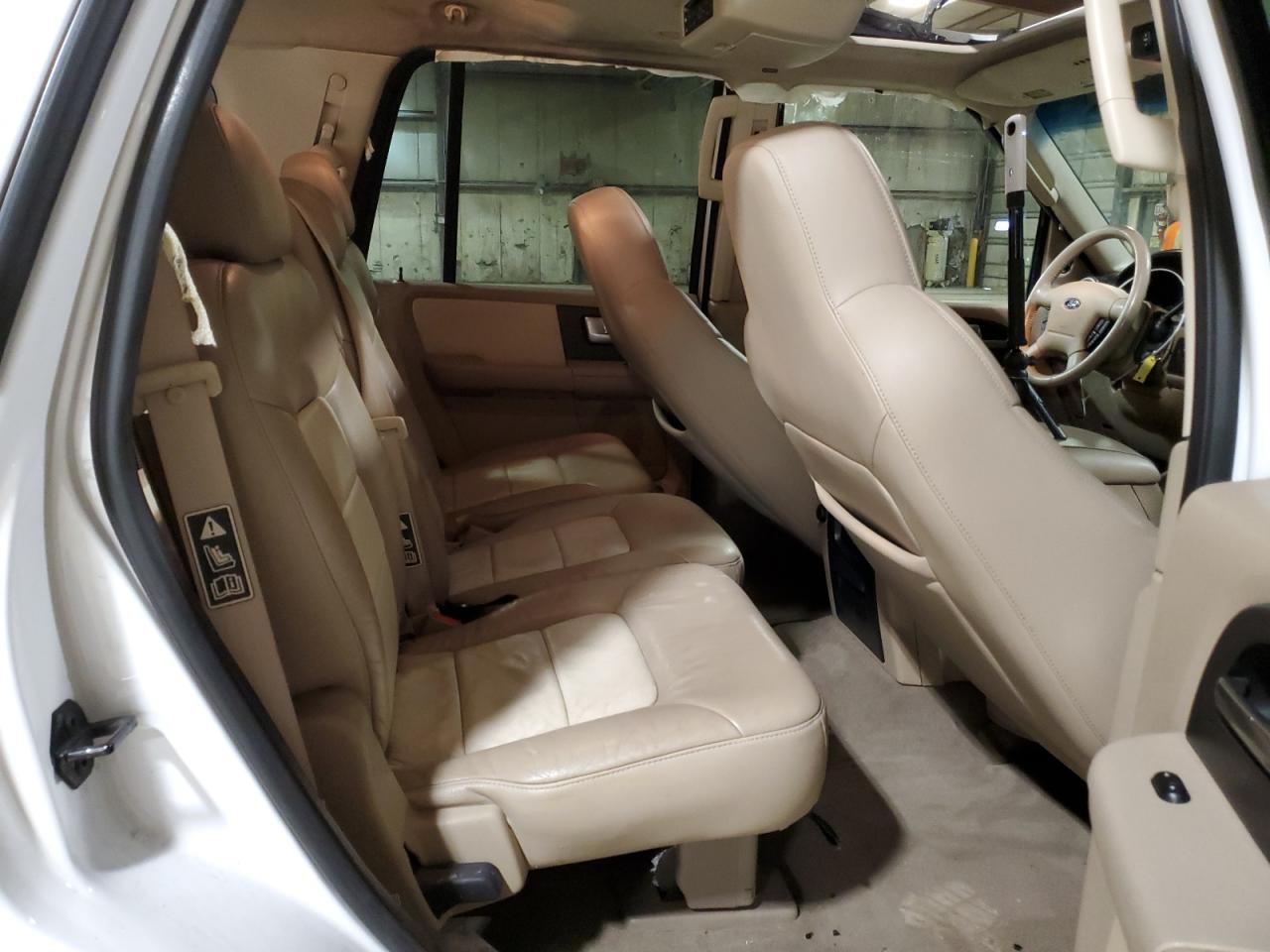 2003 Ford Expedition - Image 11