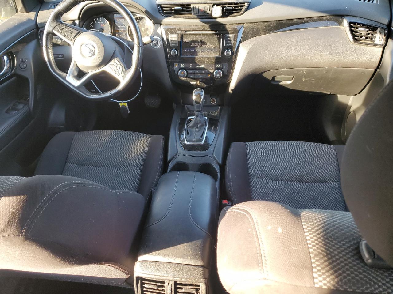 2020 Nissan Rogue - Image 8