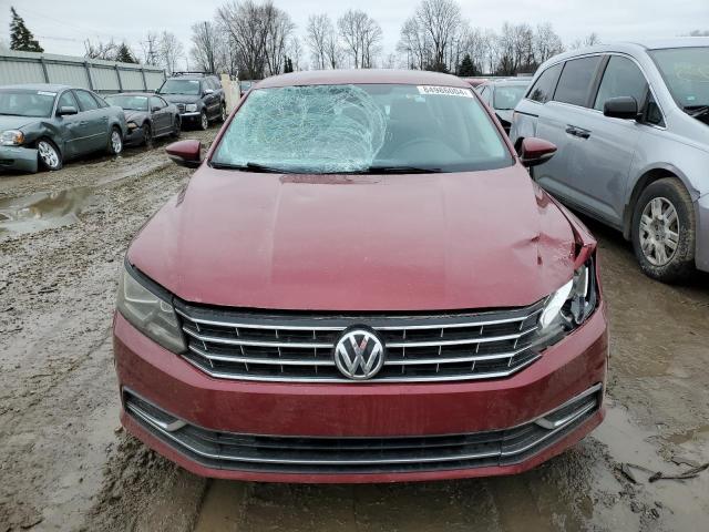 Sedans VOLKSWAGEN PASSAT 2016 Czerwony