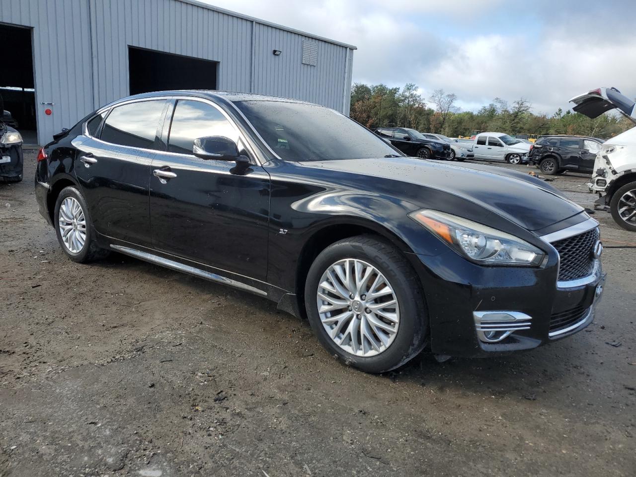 2016 Infiniti Q70 - Image 4