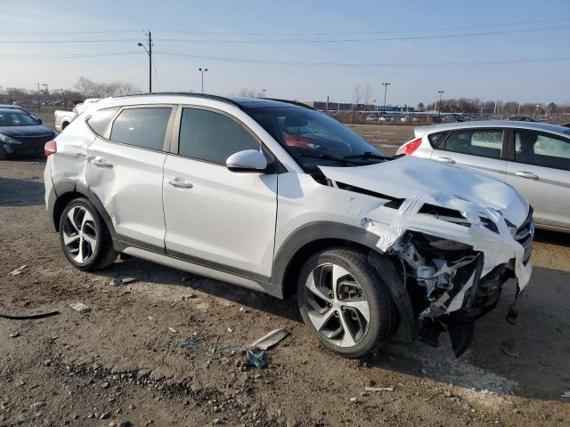 HYUNDAI TUCSON 2018 Белы