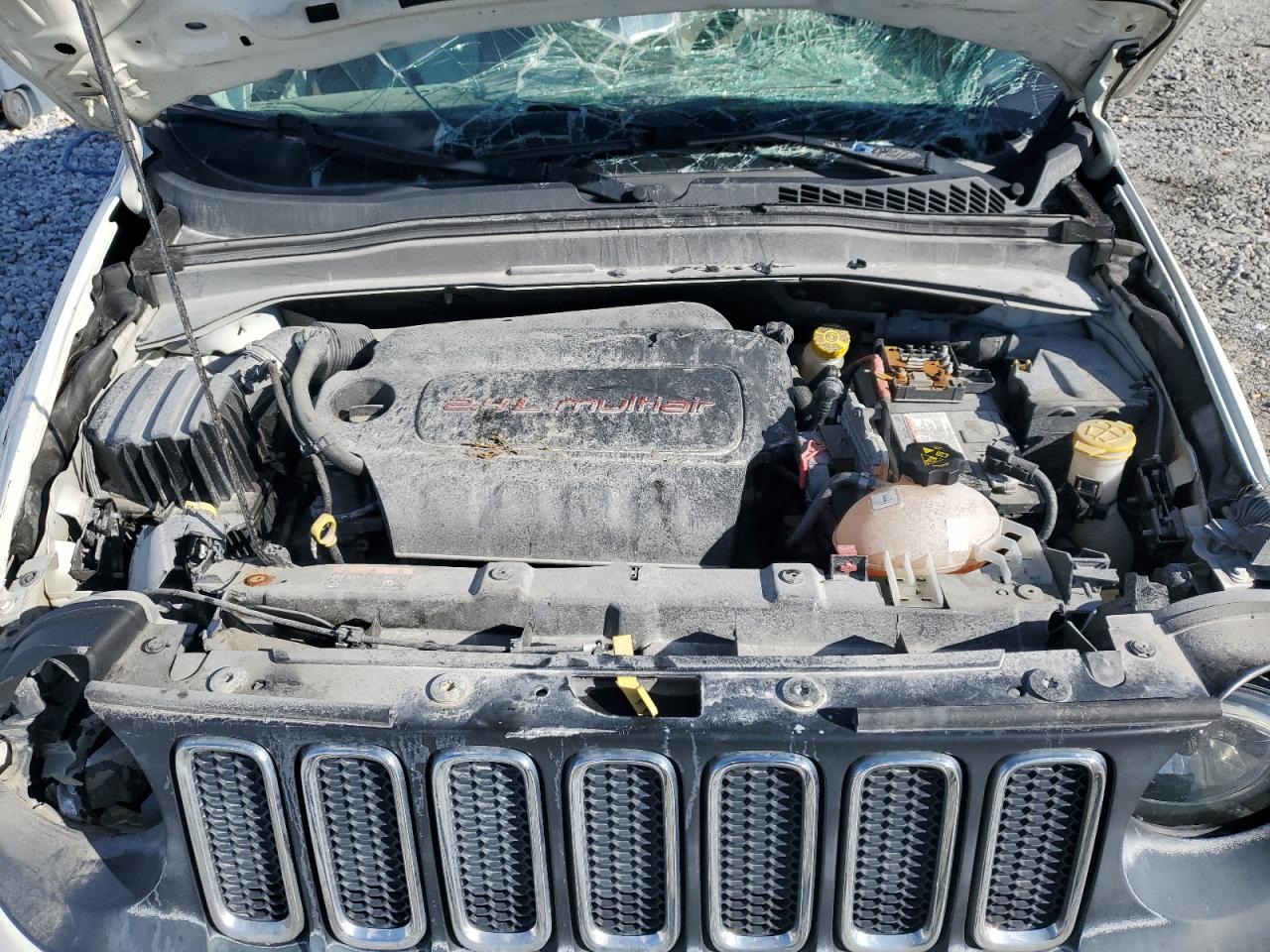 2017 Jeep Renegade - Image 12