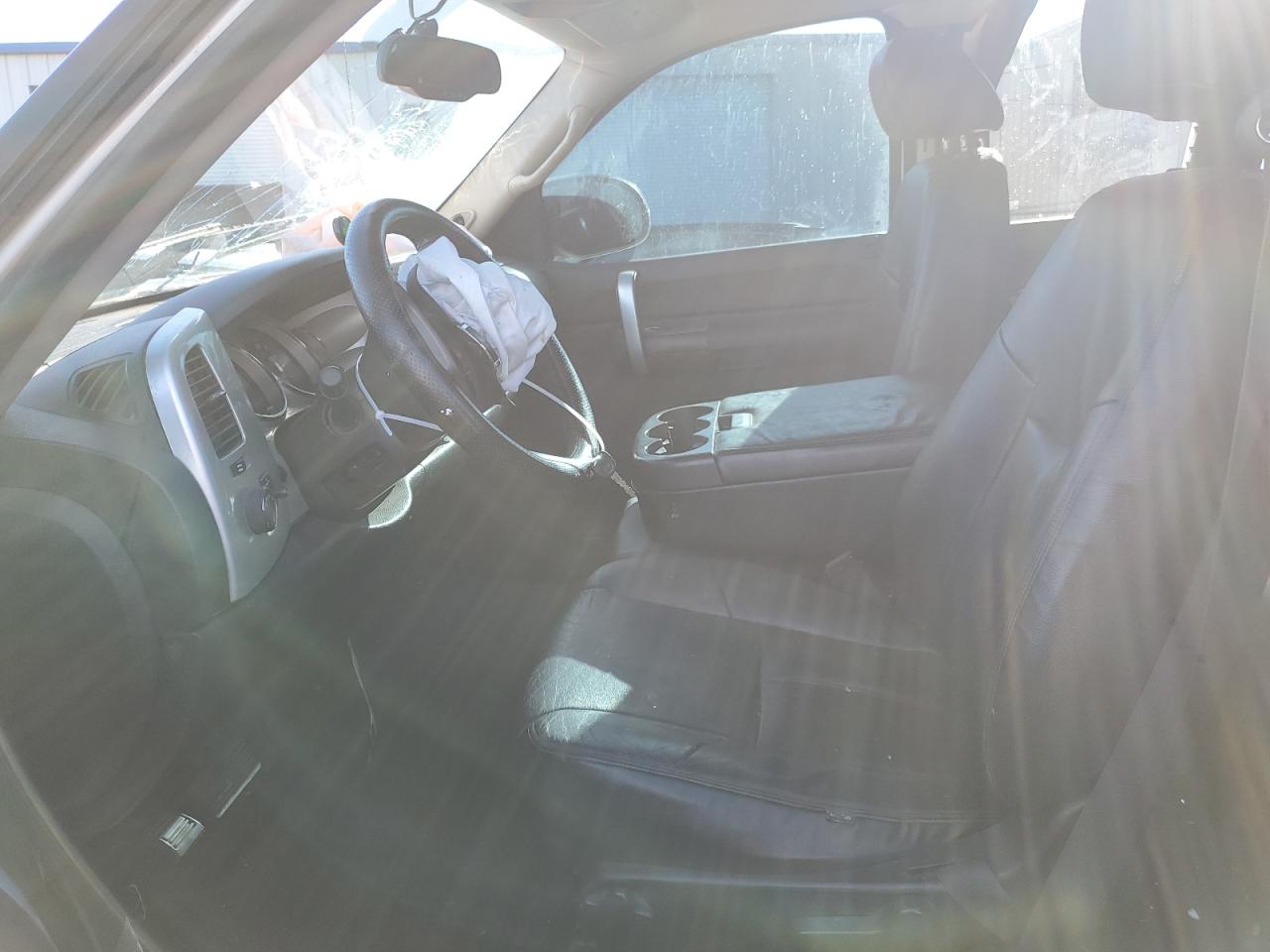 2008 Chevrolet Silverado C1500 VIN: 2GCEC19J581143072 Lot: 87082974