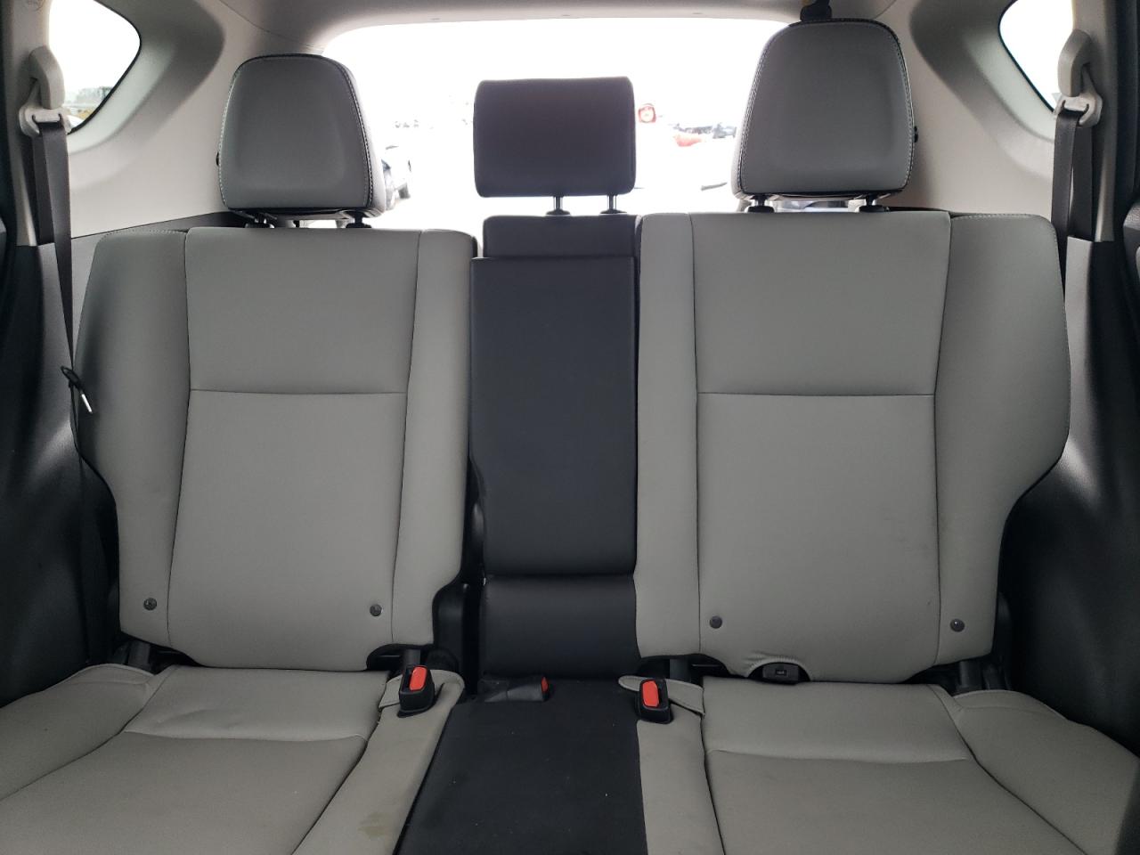 2018 Toyota RAV 4 - Image 10