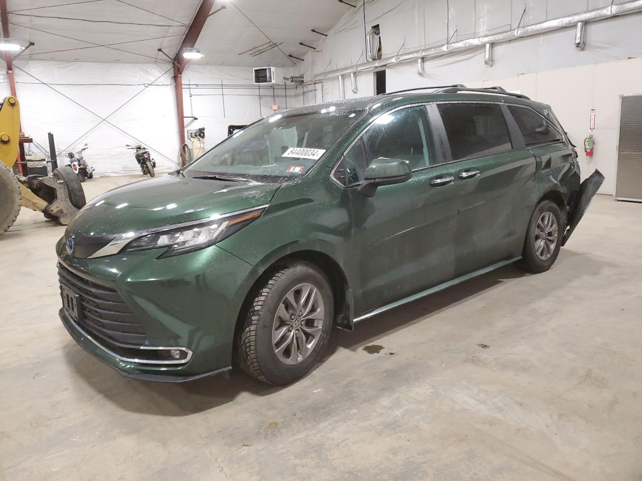 2023 Toyota Sienna Xle for Sale in Center Rutland, VT - Rear End