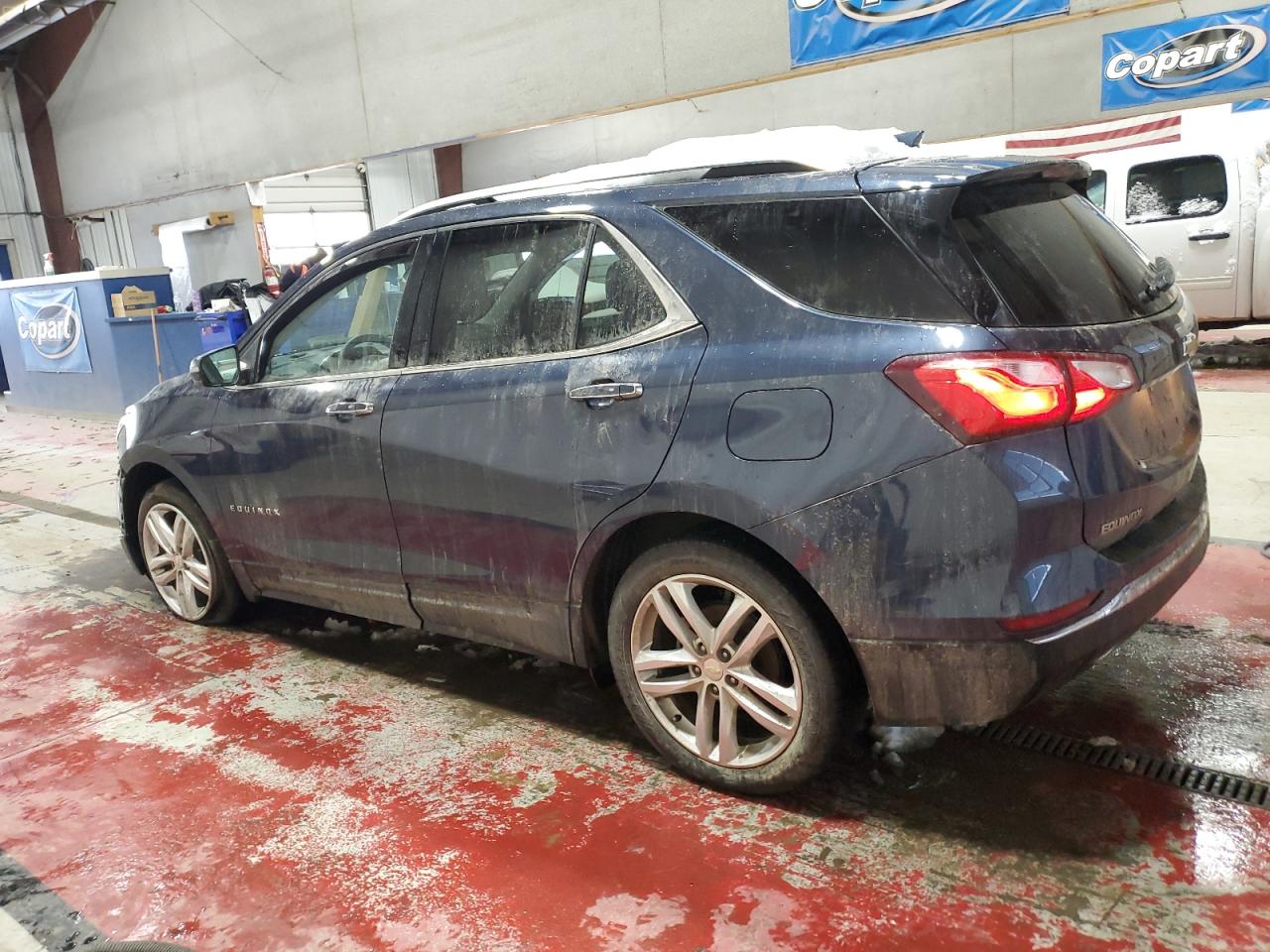 2018 Chevrolet Equinox - Image 2