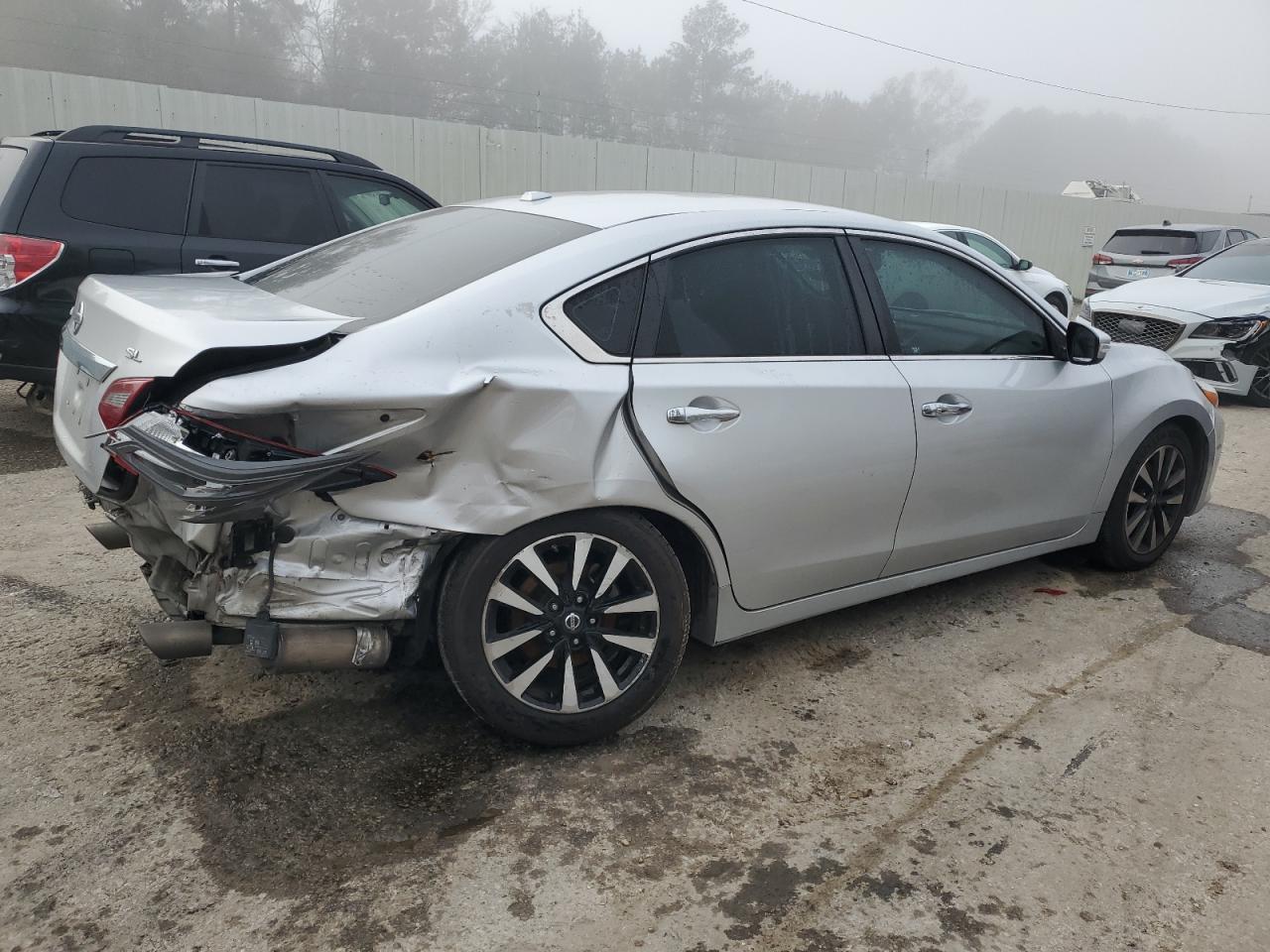 VIN 1N4AL3AP5JC235041 2018 NISSAN ALTIMA no.3