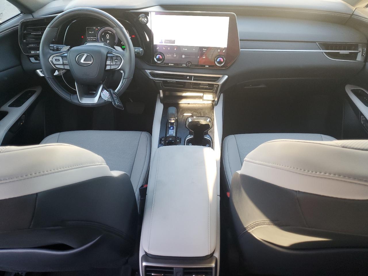 2023 Lexus RX - Image 8