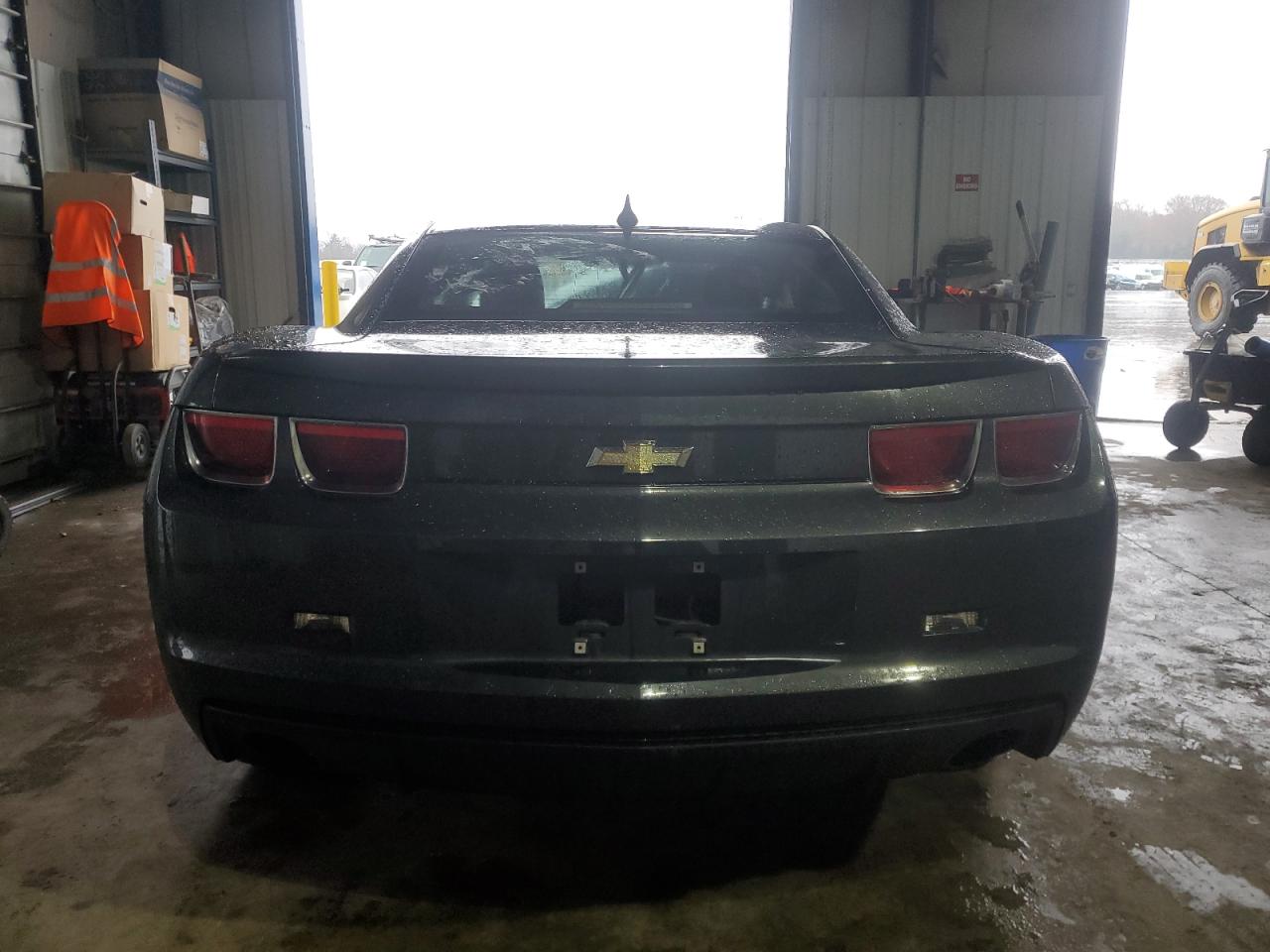 2013 Chevrolet Camaro Ls VIN: 2G1FA1E39D9120738 Lot: 84338334