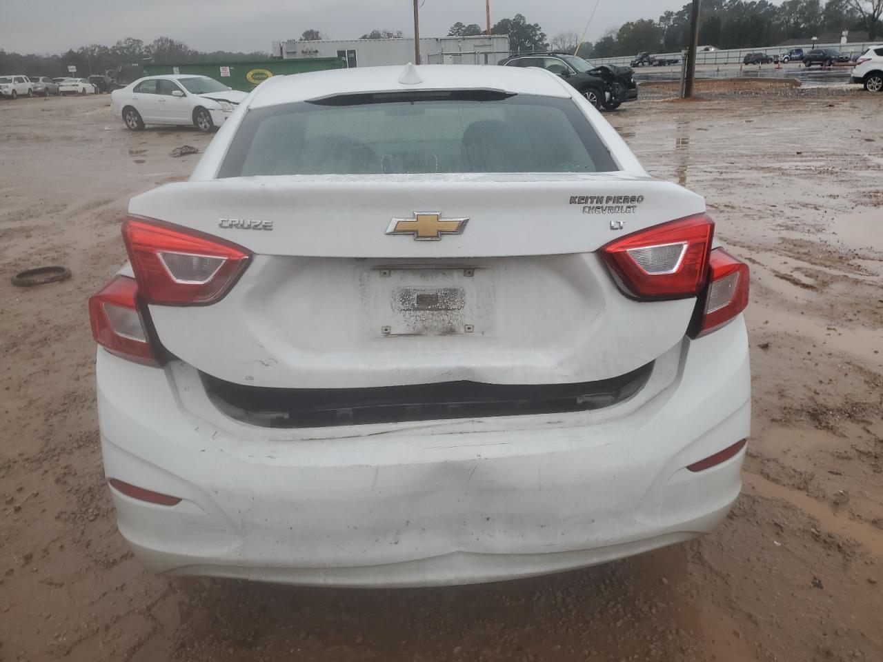 2018 Chevrolet Cruze - Image 6