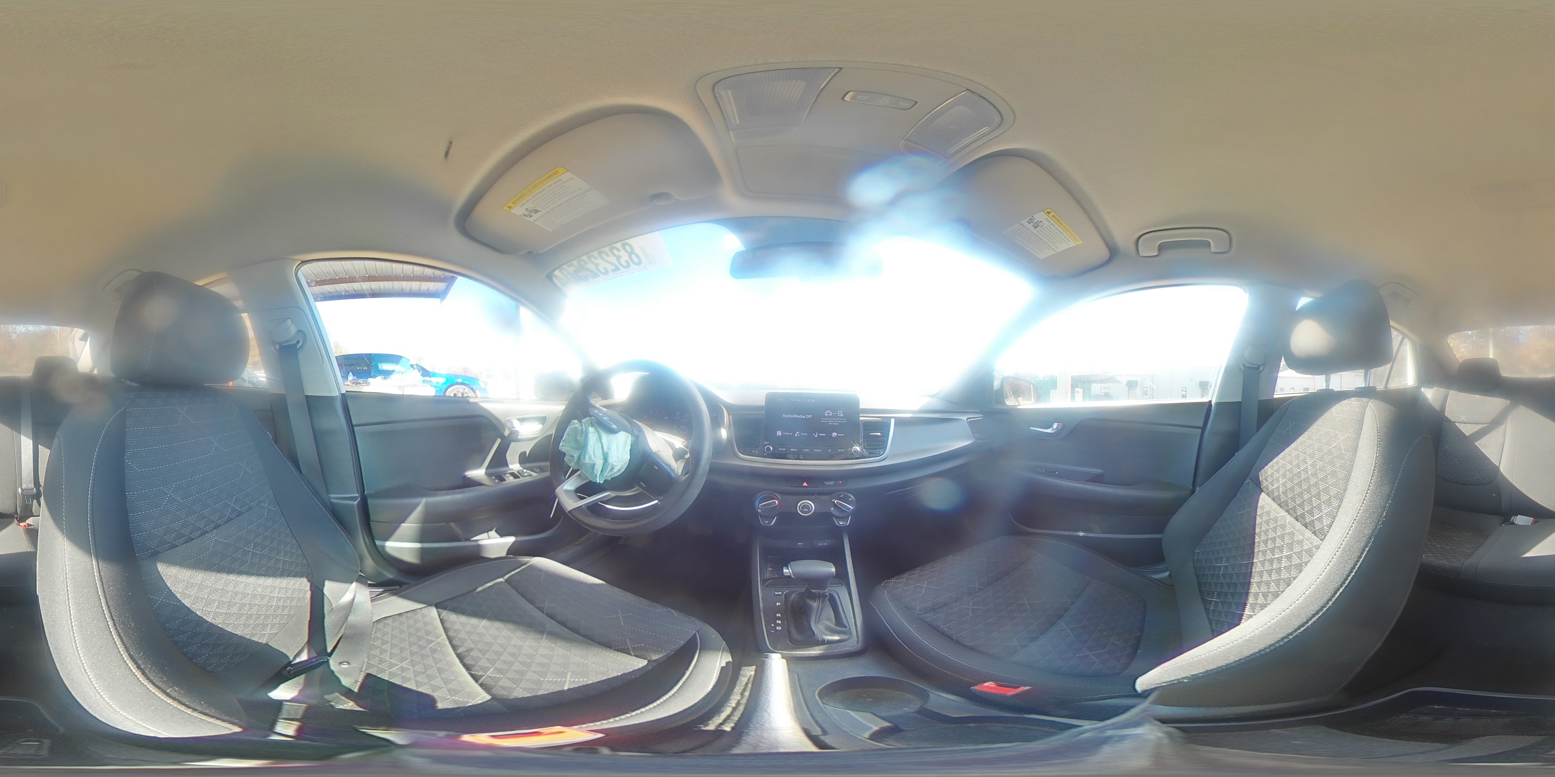 2023 Kia Rio - Image 13