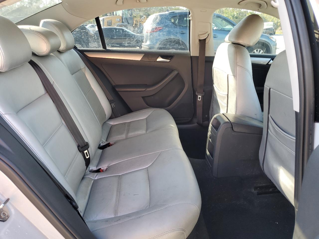 2017 Volkswagen Jetta - Image 10