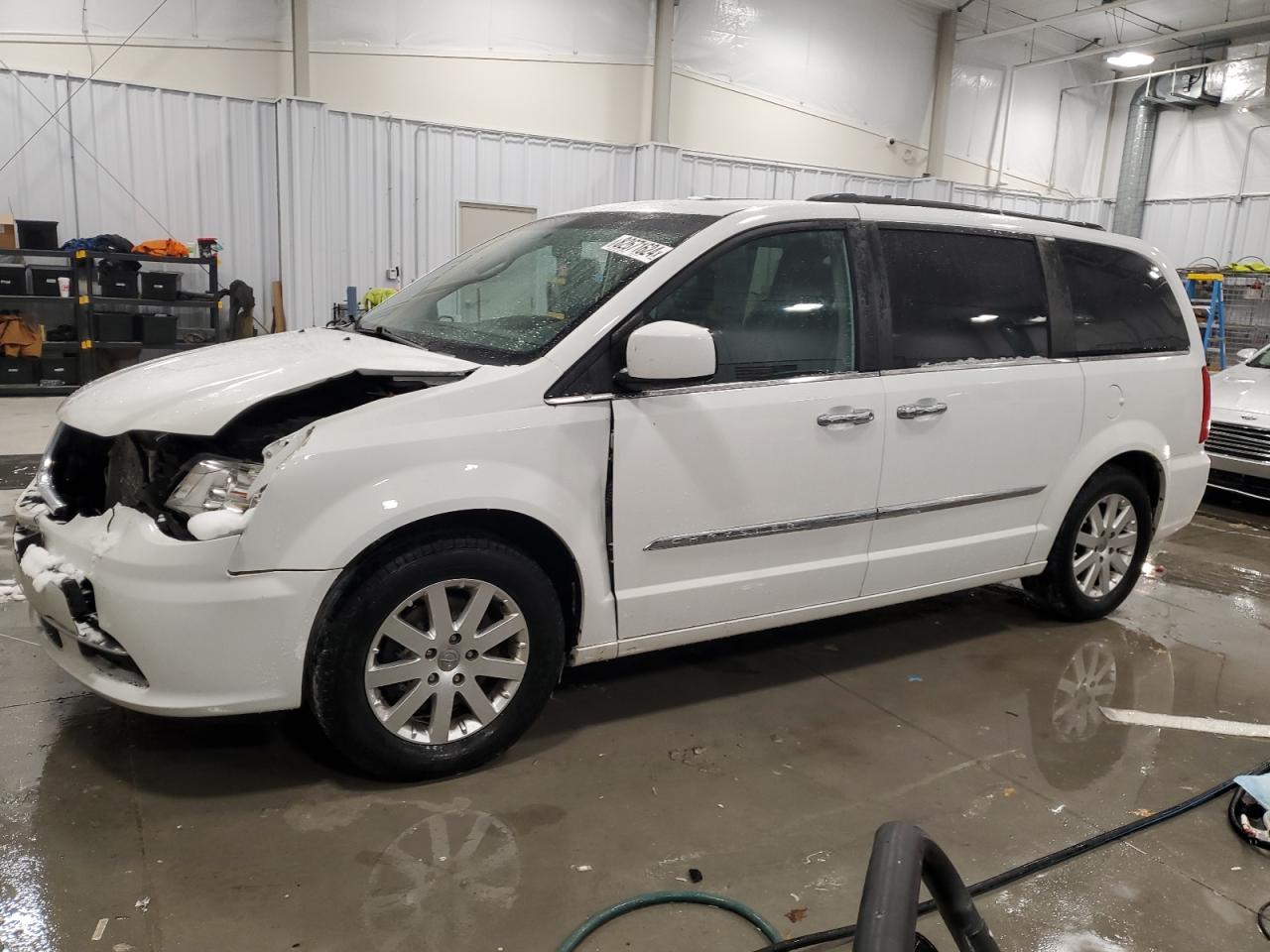 VIN 2C4RC1CG6FR705901 2015 CHRYSLER MINIVAN no.1