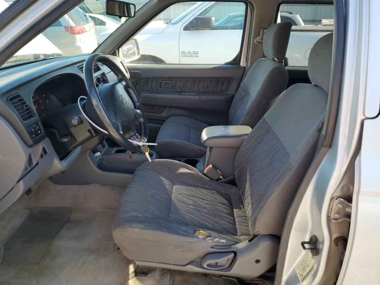 2000 Nissan Navara (Frontier) - Image 7