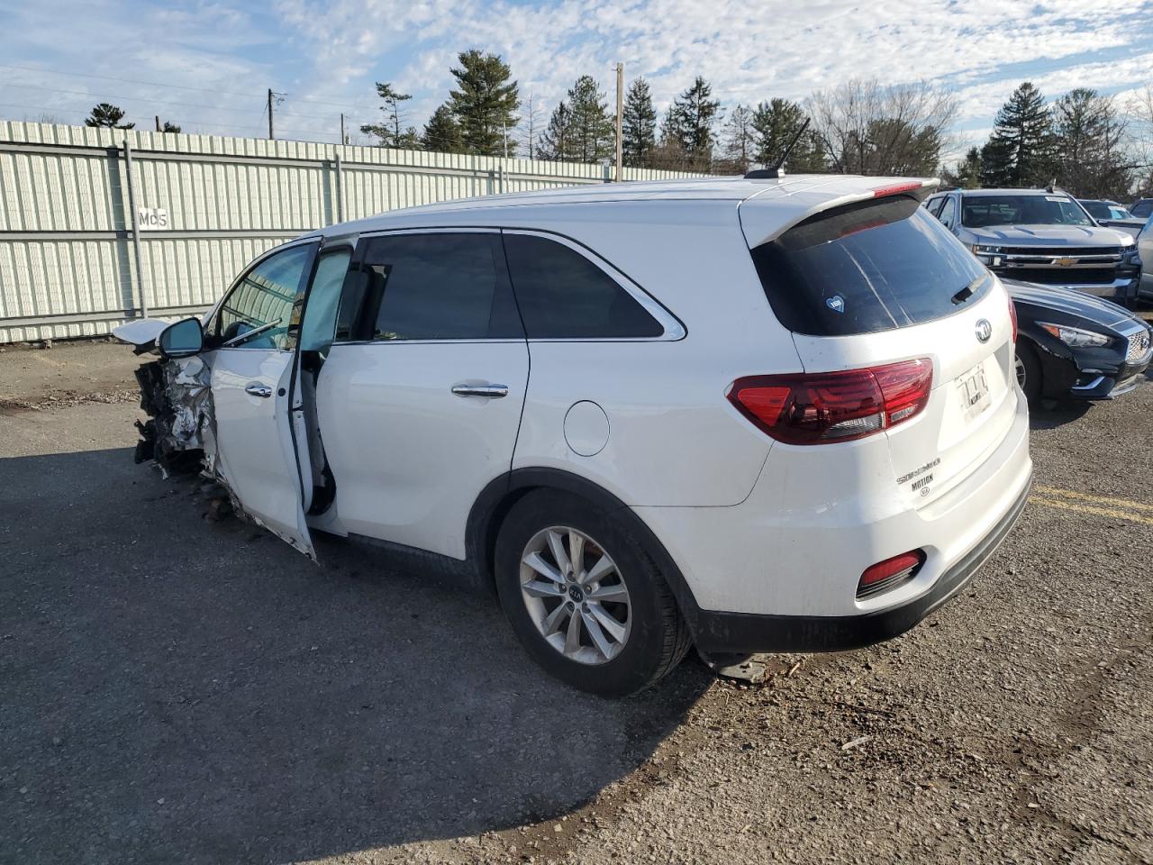 5XYPGDA36KG565666 2019 KIA SORENTO - Image 2