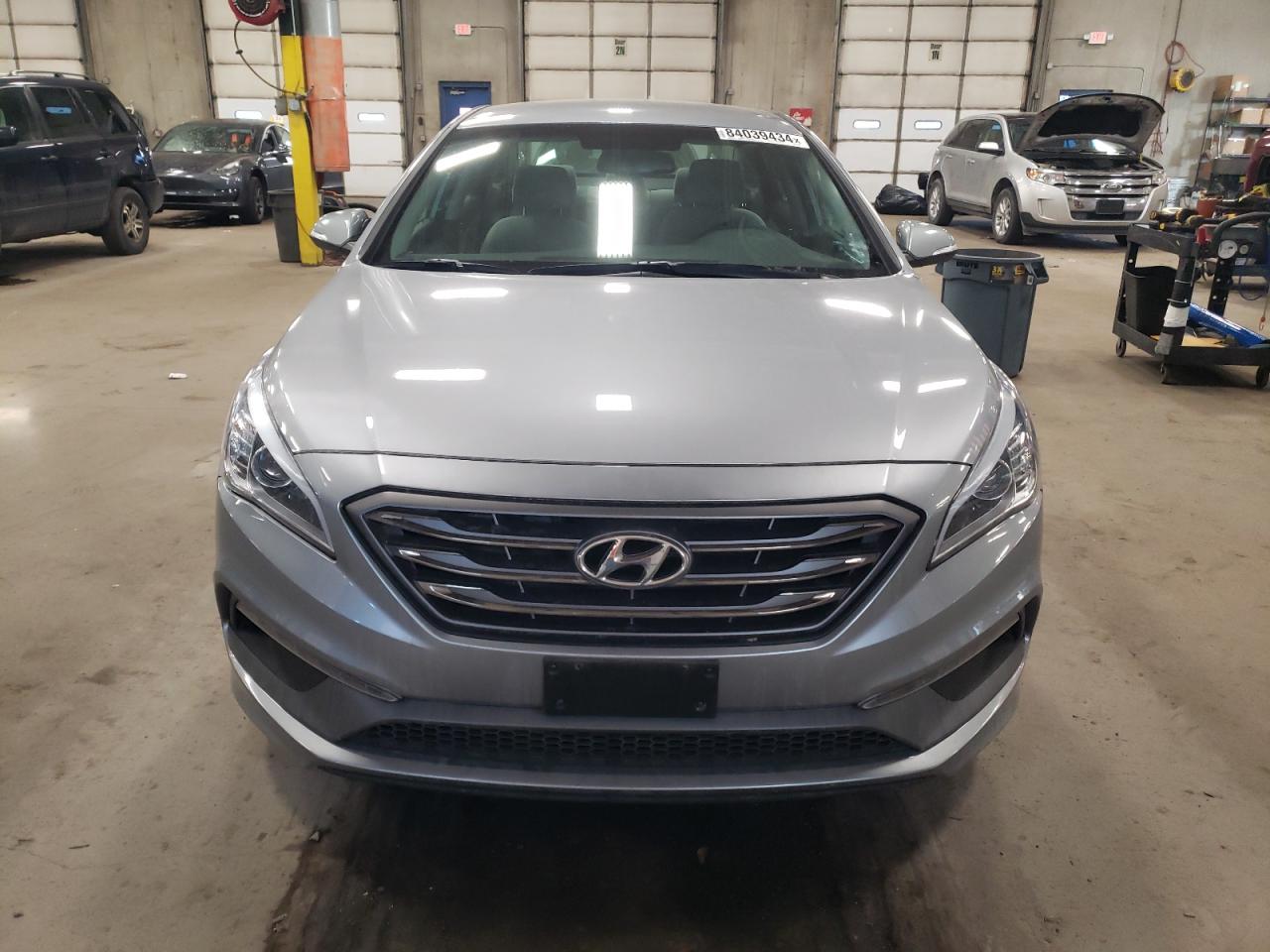 2017 Hyundai Sonata - Image 5