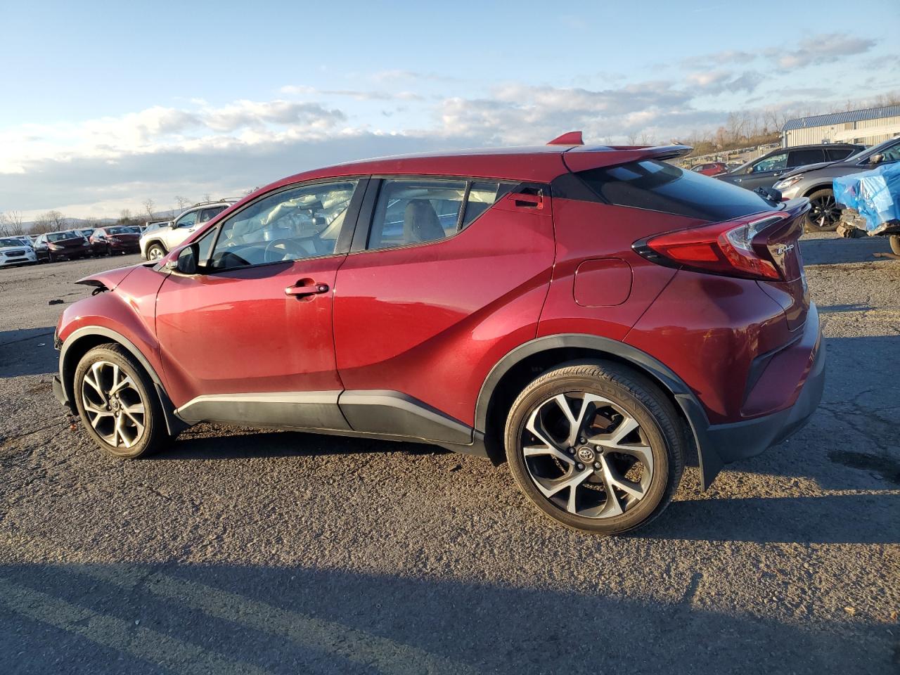 VIN NMTKHMBX3JR024597 2018 TOYOTA C-HR no.2