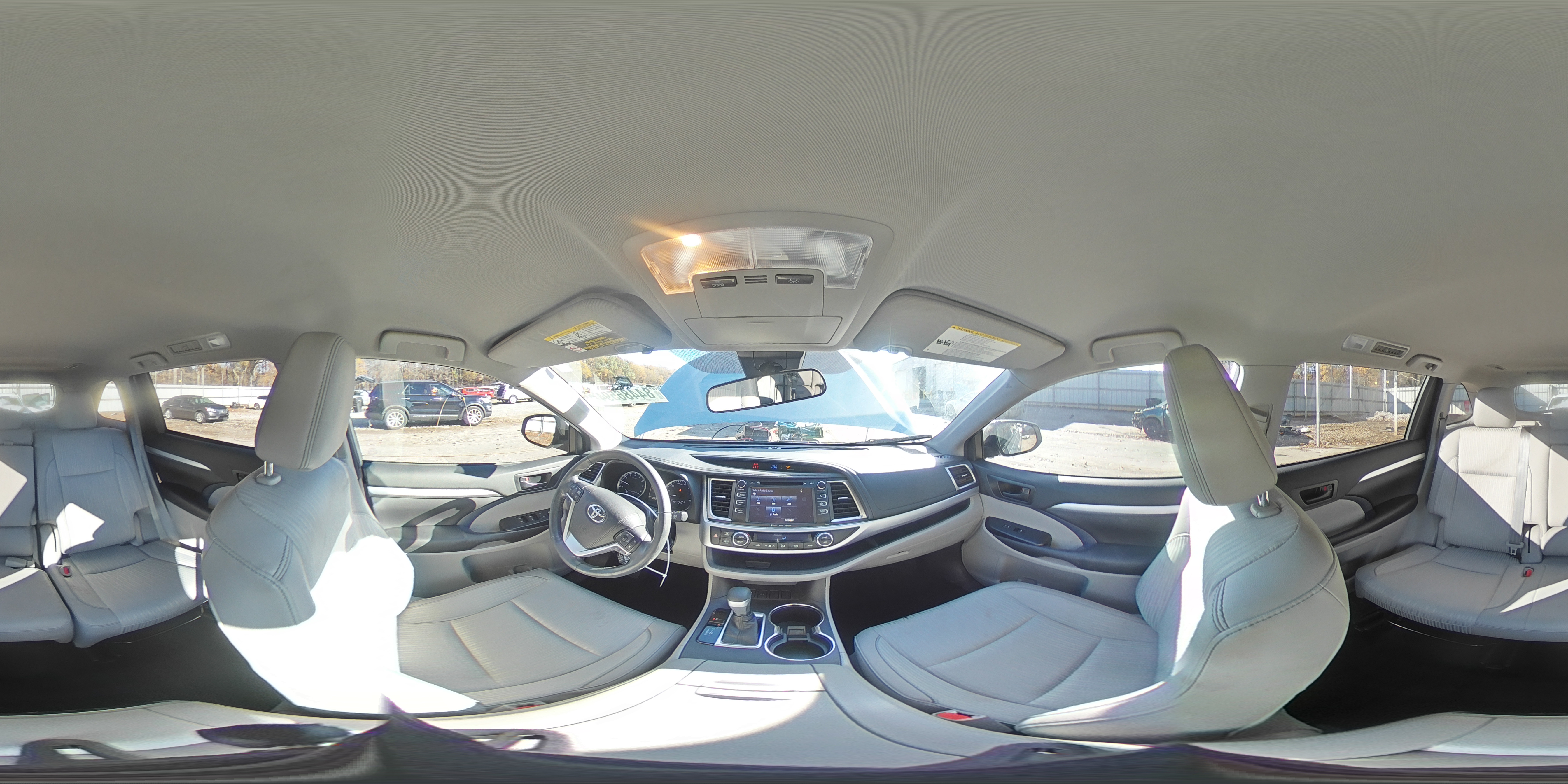 2018 Toyota Highlander Le VIN: 5TDZZRFH6JS252297 Lot: 84486594