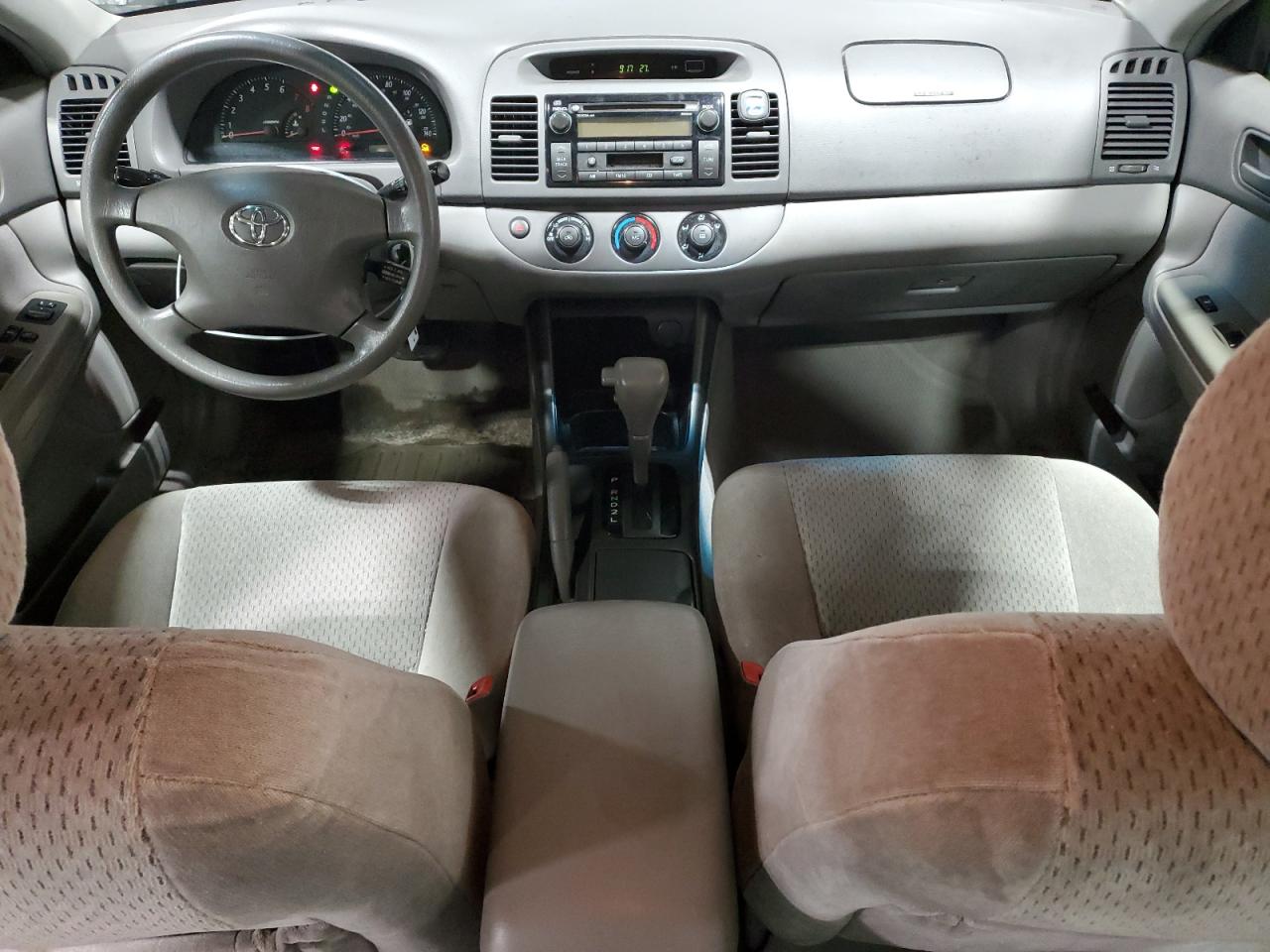 2004 Toyota Camry Le VIN: 4T1BE32K04U915712 Lot: 87228944