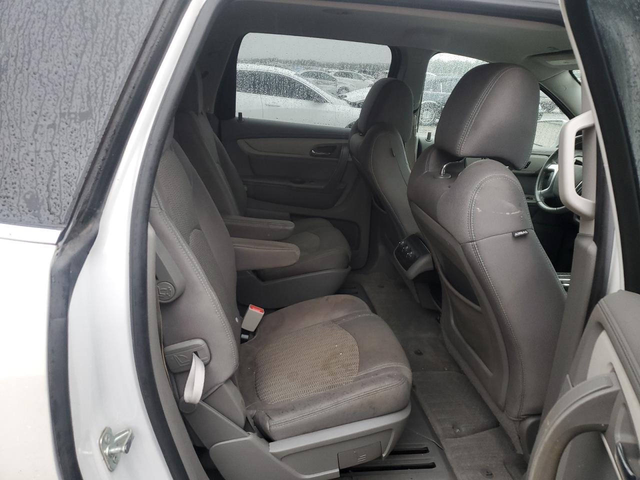 2017 Chevrolet Traverse - Image 11