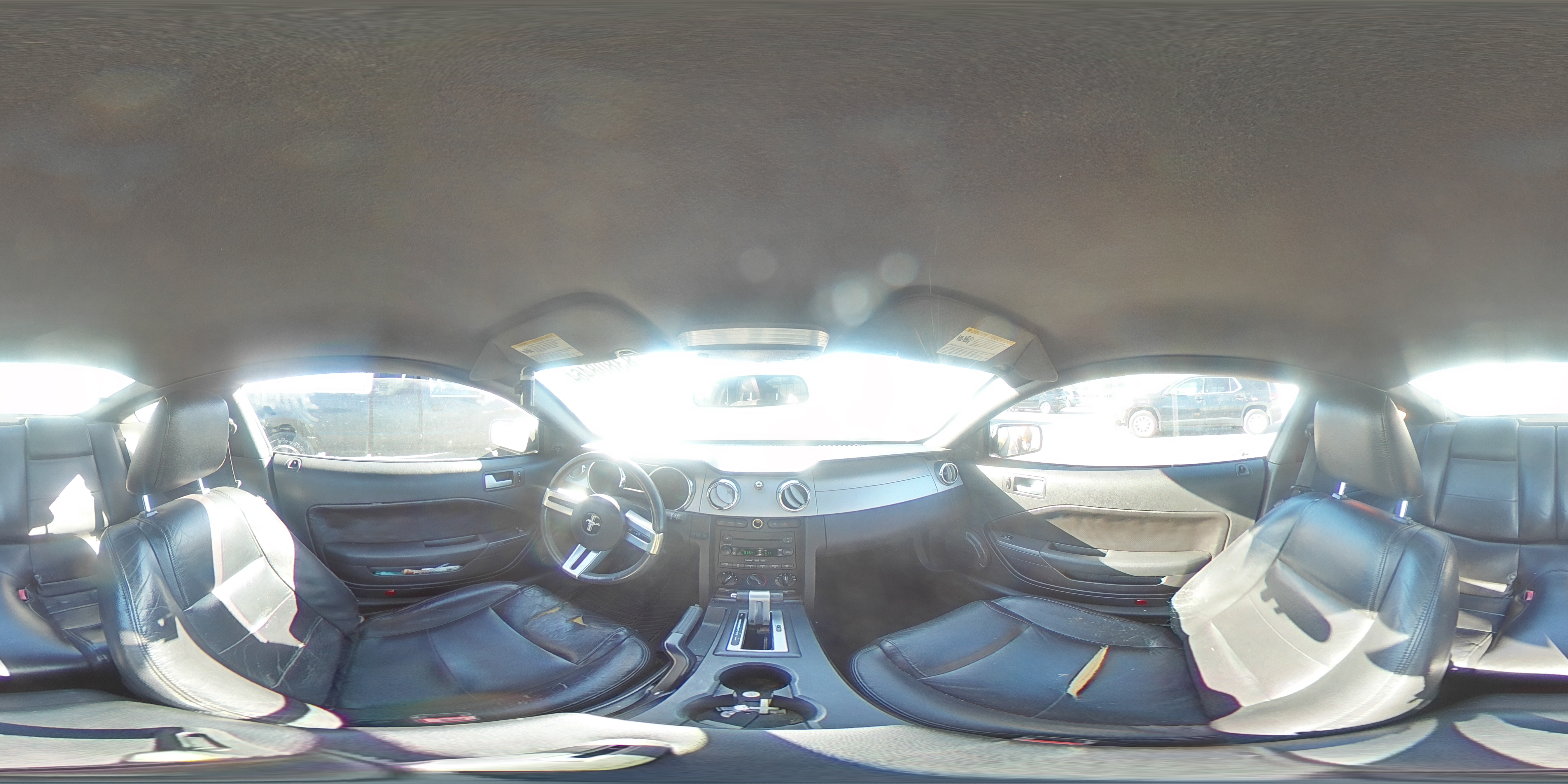 2005 Ford Mustang - Image 13