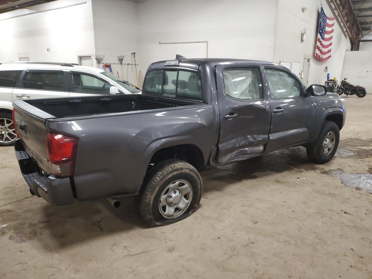 VIN 5TFCZ5AN9JX124898 2018 TOYOTA TACOMA no.3