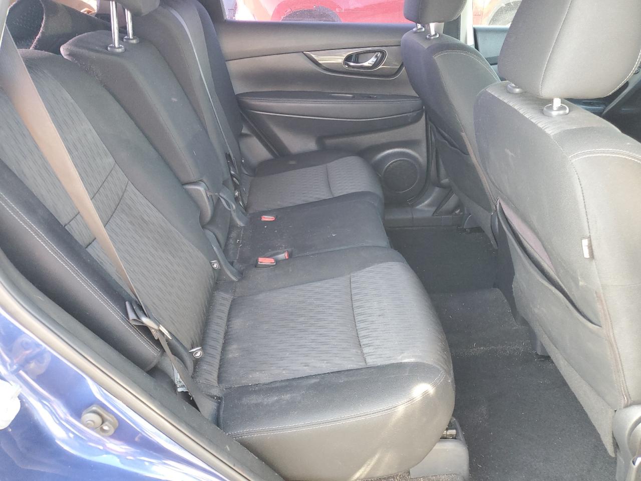 2018 Nissan Rogue - Image 11