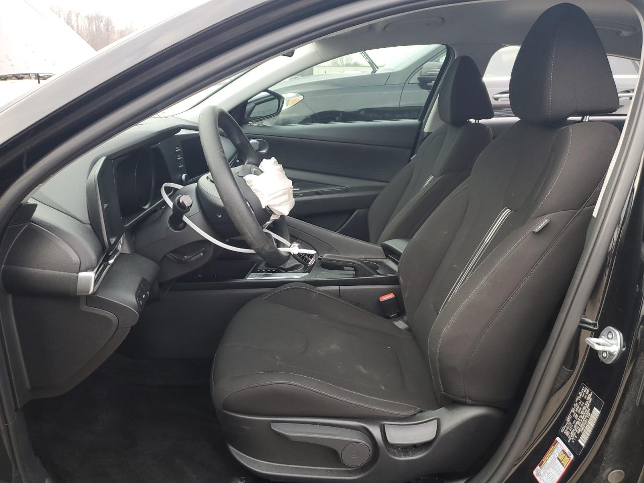 2023 Hyundai Elantra - Image 7