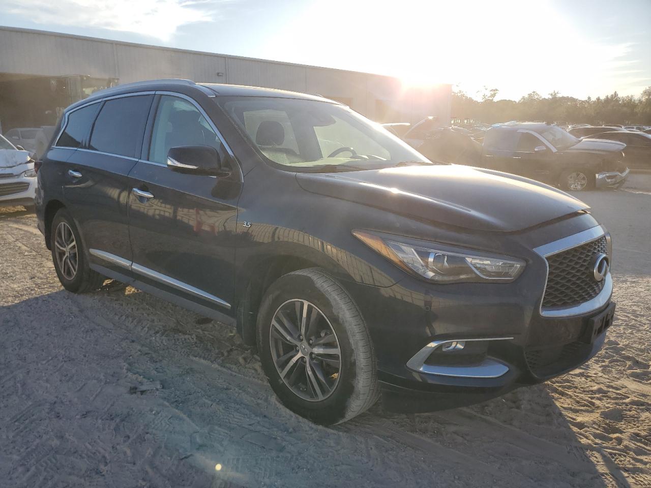 2019 Infiniti QX60 - Image 4