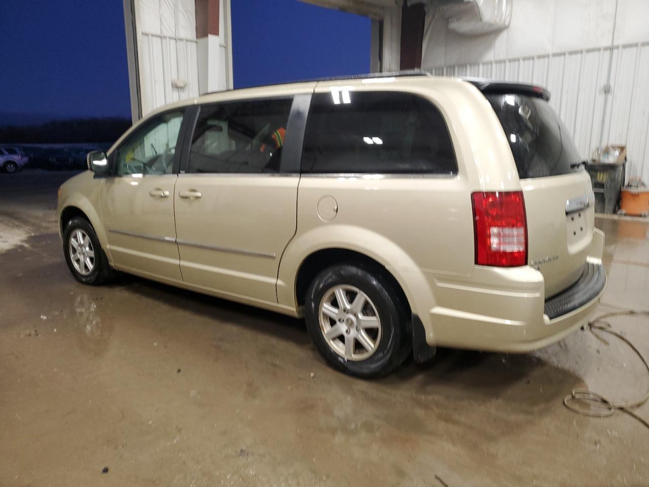 2010 Chrysler Town & Country - Image 2